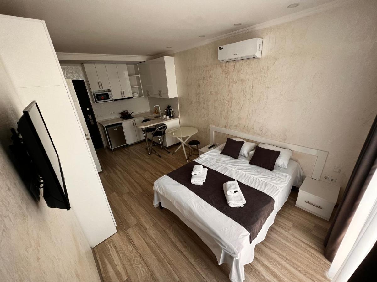 27 Floor Apartments Batumi Bagian luar foto
