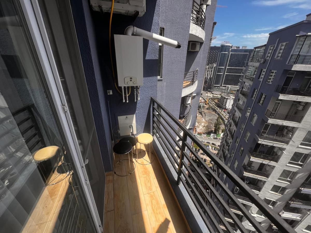 27 Floor Apartments Batumi Bagian luar foto