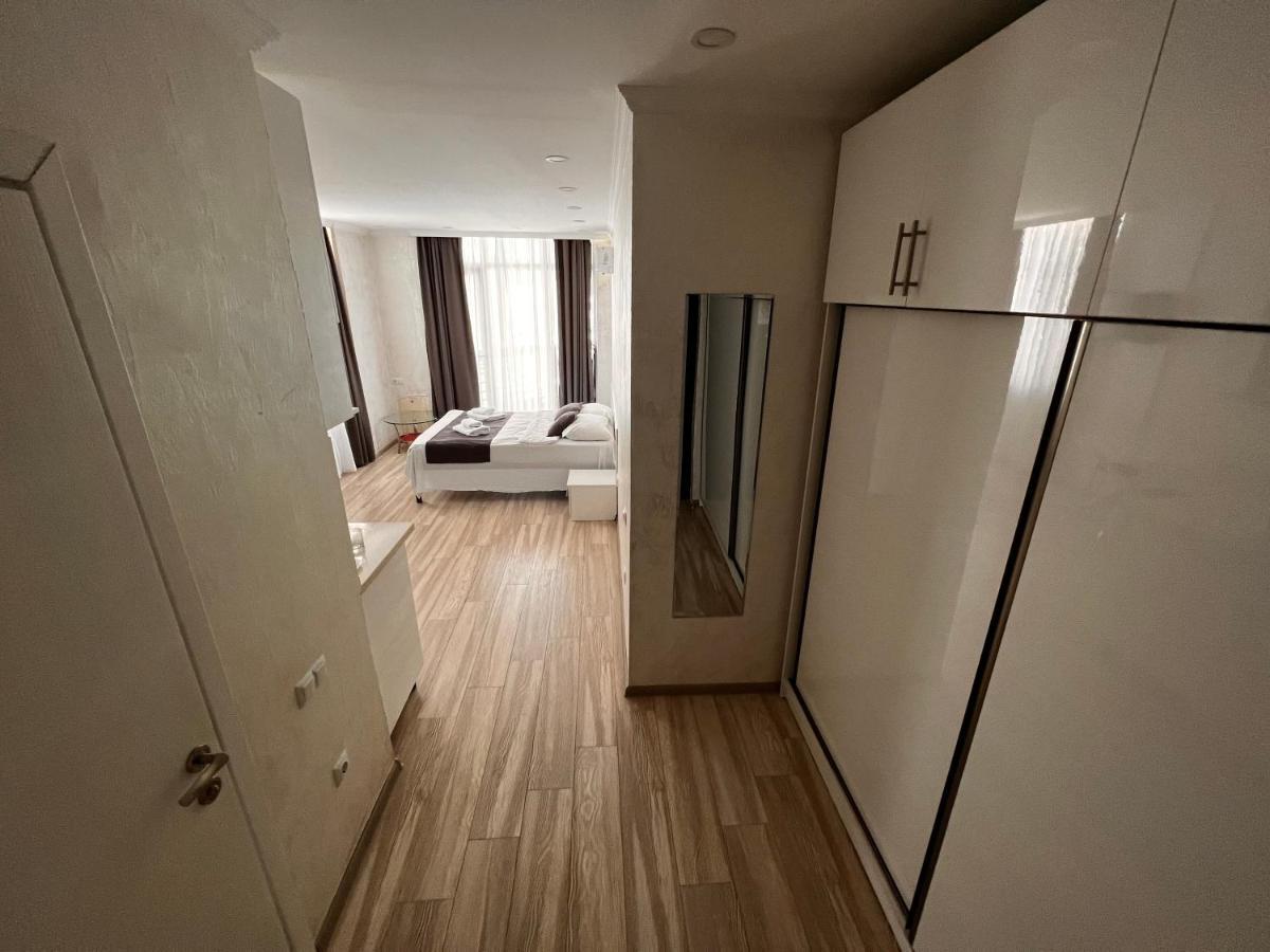 27 Floor Apartments Batumi Bagian luar foto