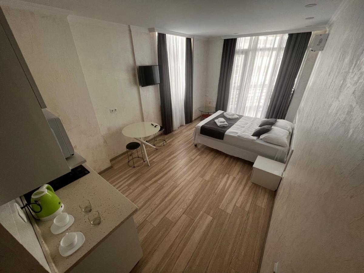 27 Floor Apartments Batumi Bagian luar foto