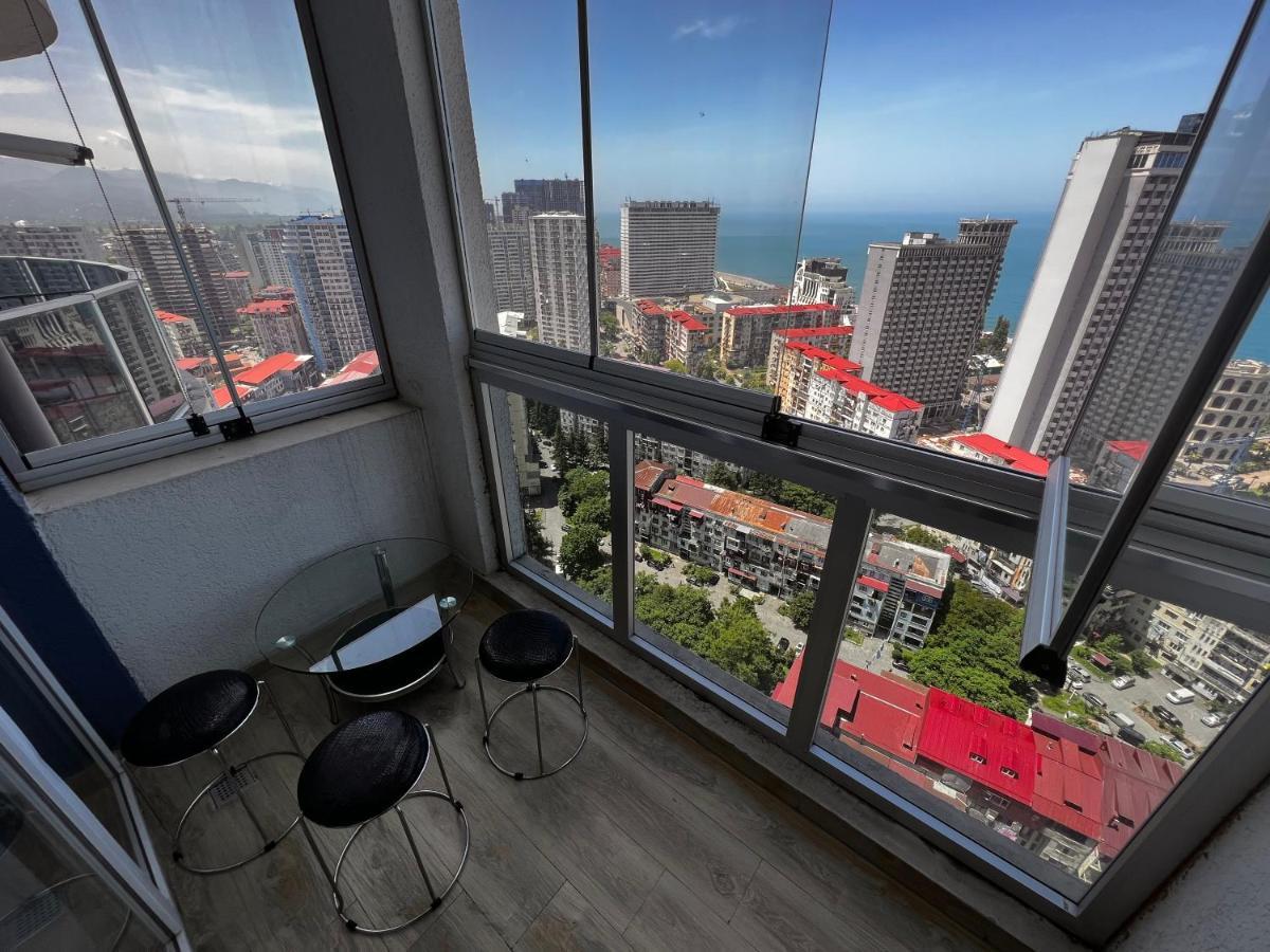 27 Floor Apartments Batumi Bagian luar foto