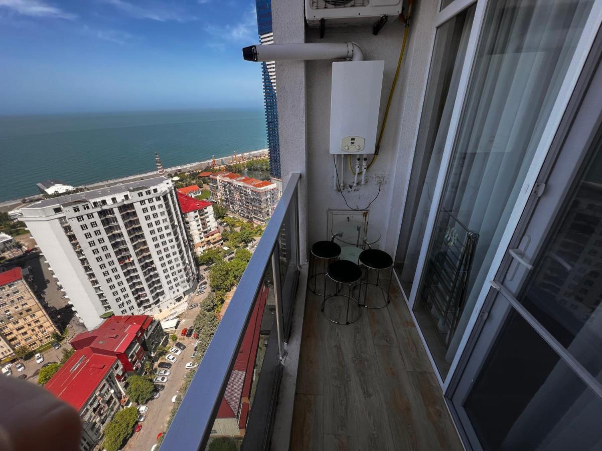 27 Floor Apartments Batumi Bagian luar foto