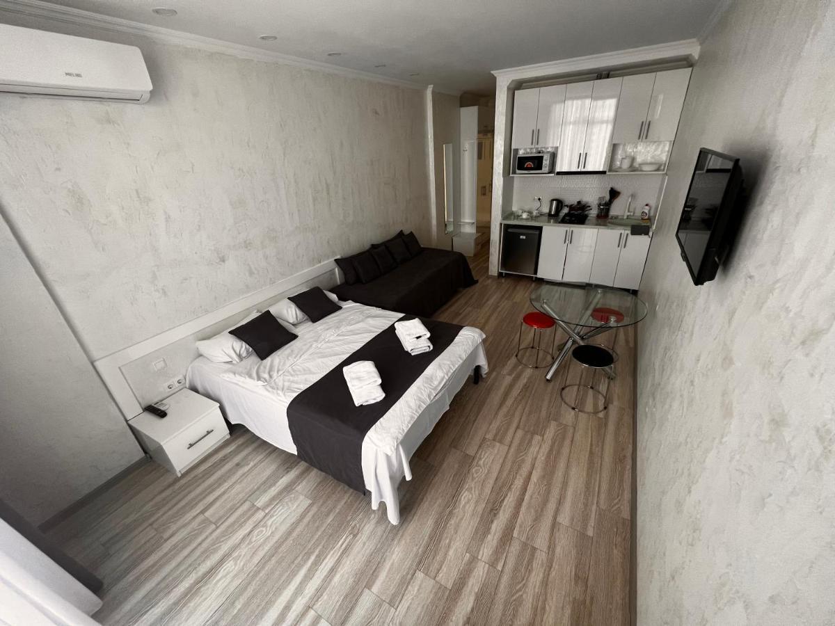 27 Floor Apartments Batumi Bagian luar foto