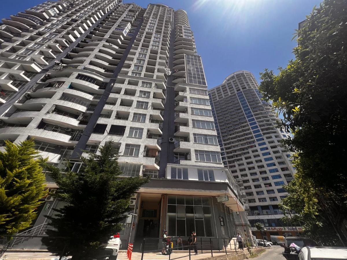 27 Floor Apartments Batumi Bagian luar foto