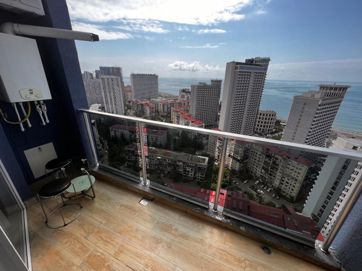 27 Floor Apartments Batumi Bagian luar foto