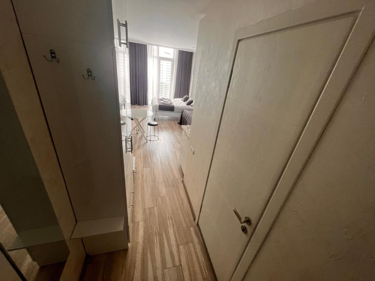 27 Floor Apartments Batumi Bagian luar foto