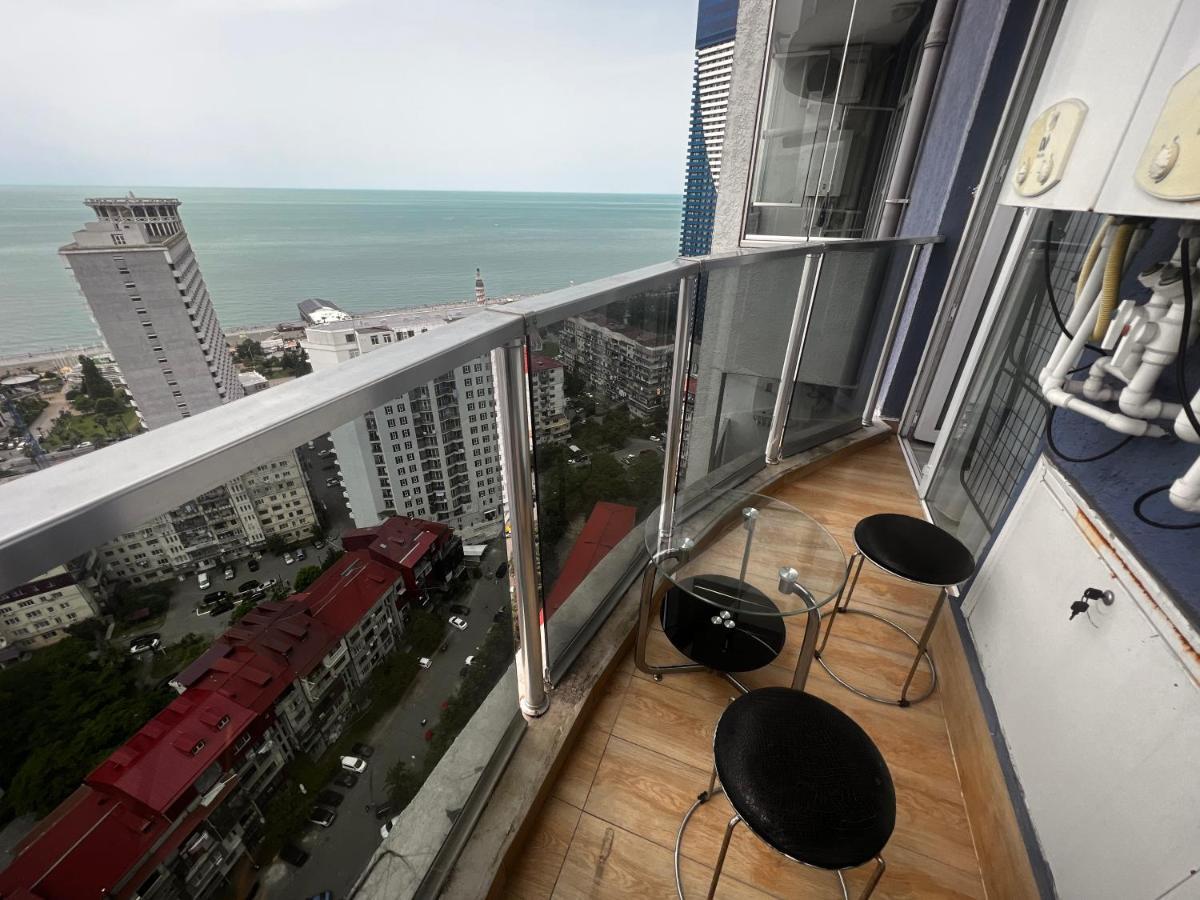 27 Floor Apartments Batumi Bagian luar foto