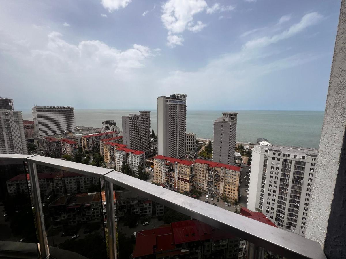27 Floor Apartments Batumi Bagian luar foto