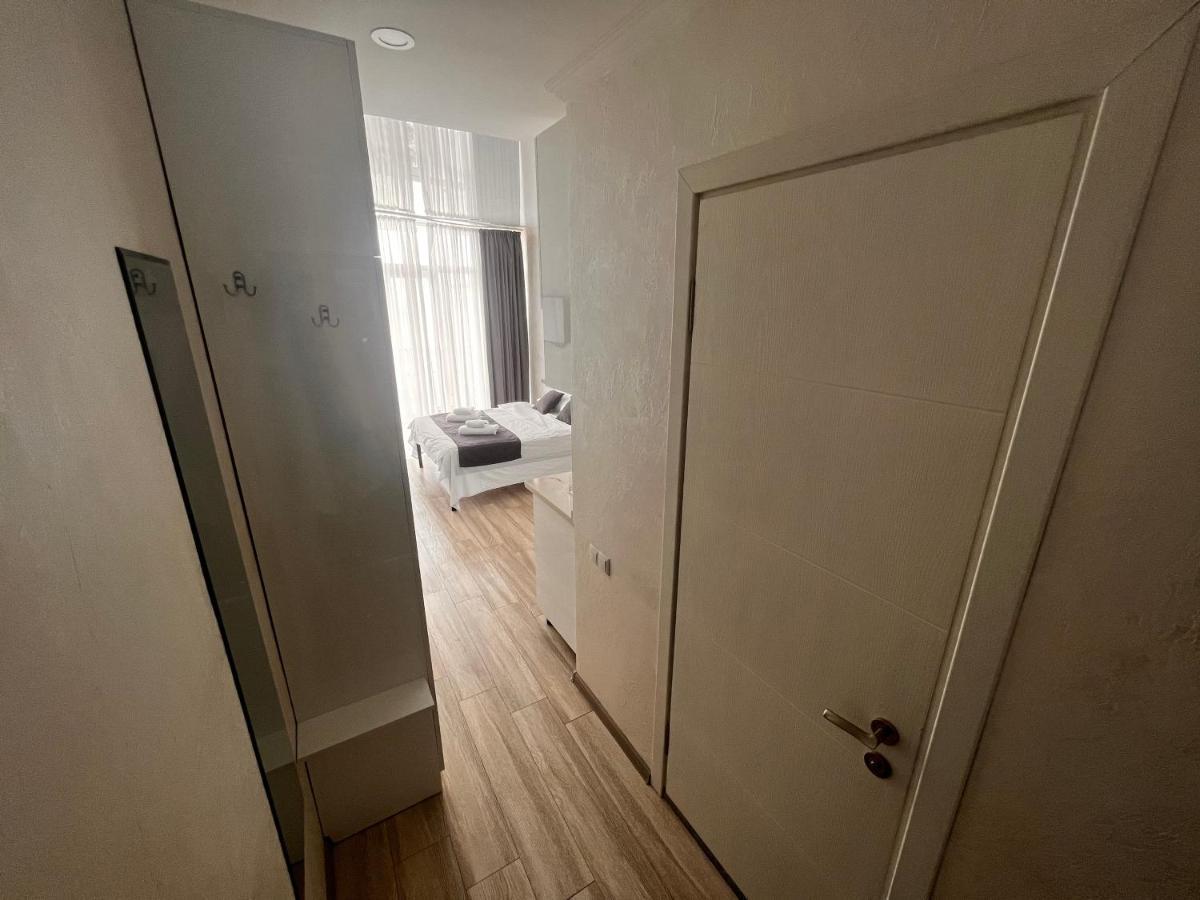 27 Floor Apartments Batumi Bagian luar foto