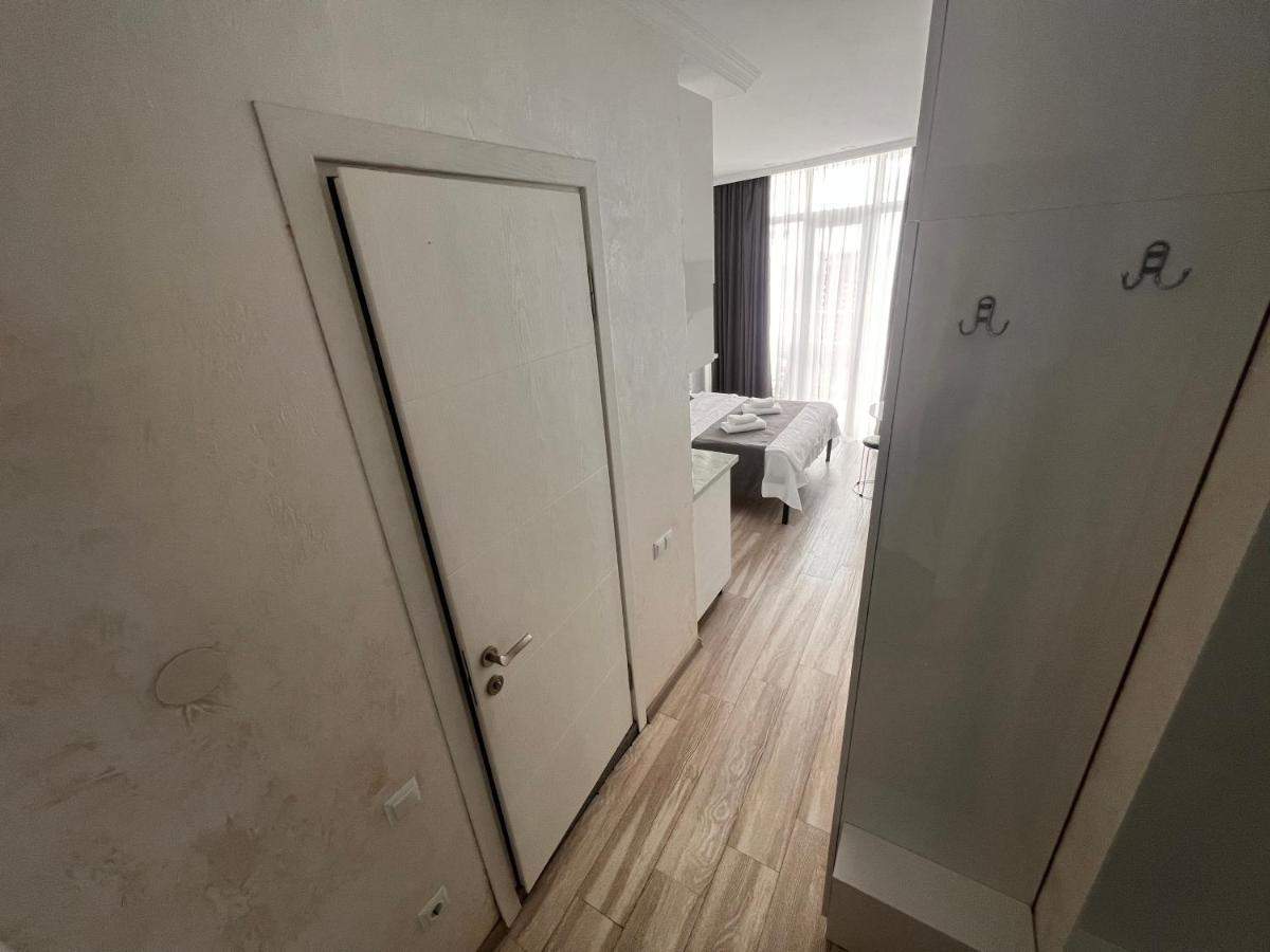 27 Floor Apartments Batumi Bagian luar foto